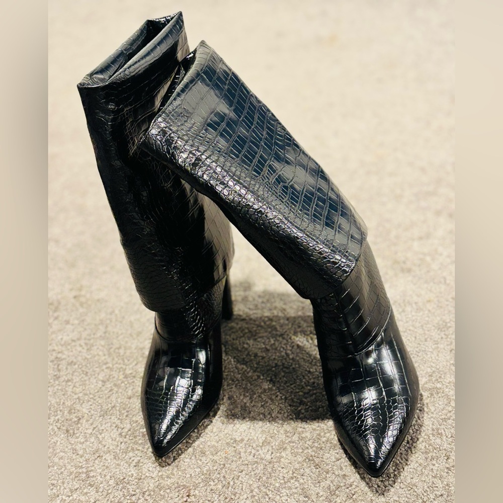 Elegant Black Croc-Embossed Women's Boots
